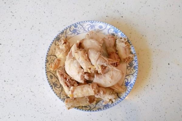 既是零食又是下饭菜的香卤鸡脖的做法图解3