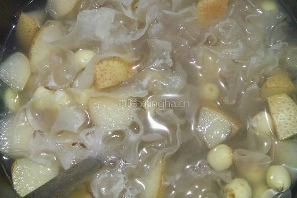 银耳莲子羹的做法图解14