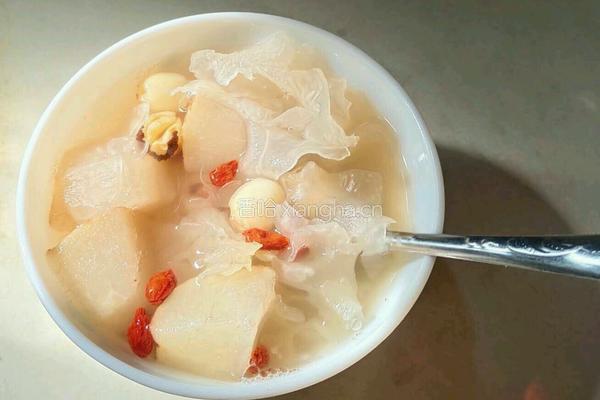 银耳莲子羹的做法图解19