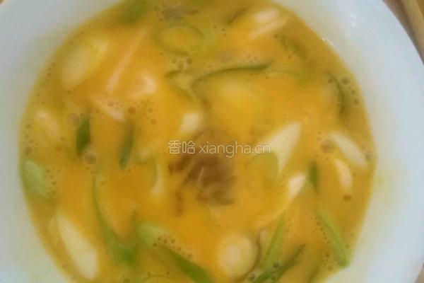 西葫芦炒鸡蛋的做法图解1