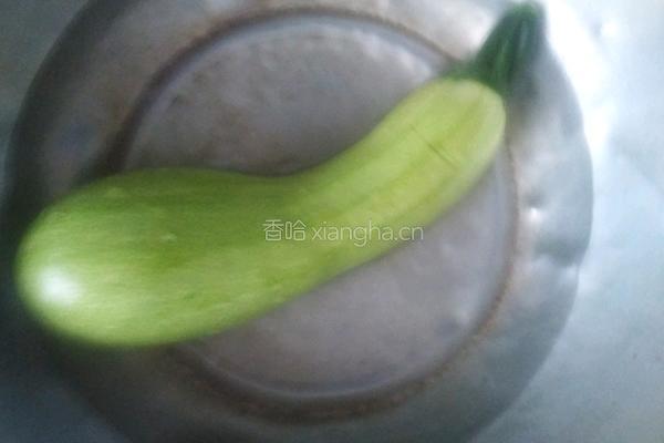 西葫芦炒鸡蛋的做法图解2