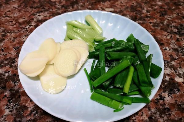 杏鲍菇炒牛肉的做法图解3