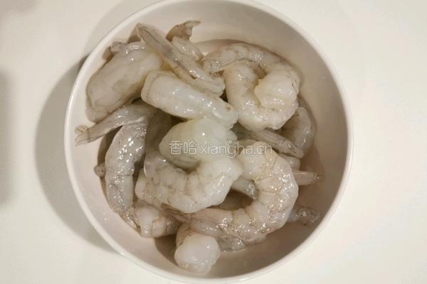 好看好吃好营养的青笋虾仁的做法图解2