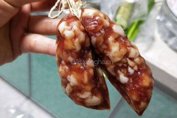 蒜台炒腊肠的做法图解1