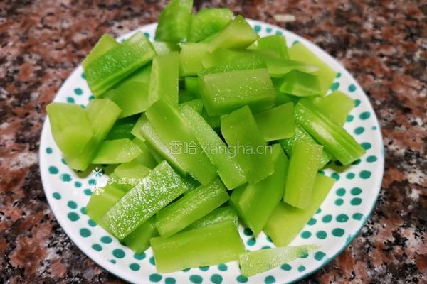 莴笋炒虾仁的做法图解3