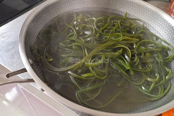 日式辣炒海带丝的做法图解3