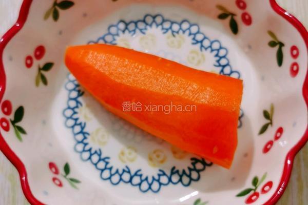 胡萝卜汁的做法图解1