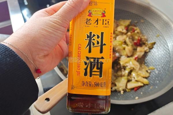 香辣肉末榨菜的做法图解10