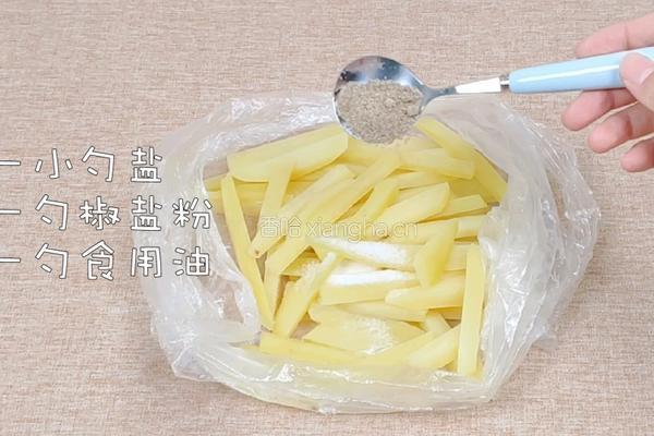 椒盐味的烤薯条的做法图解3
