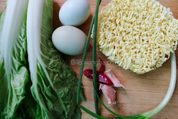 鸡蛋炒面的做法图解1