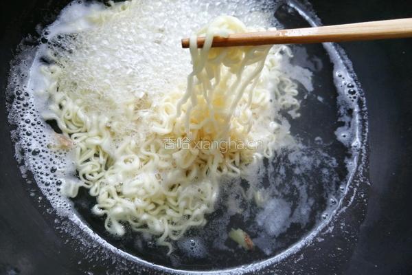 鸡蛋炒面的做法图解4