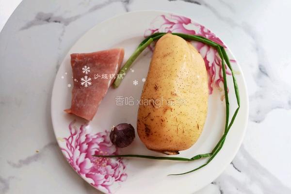 糖醋藕丁的做法图解1