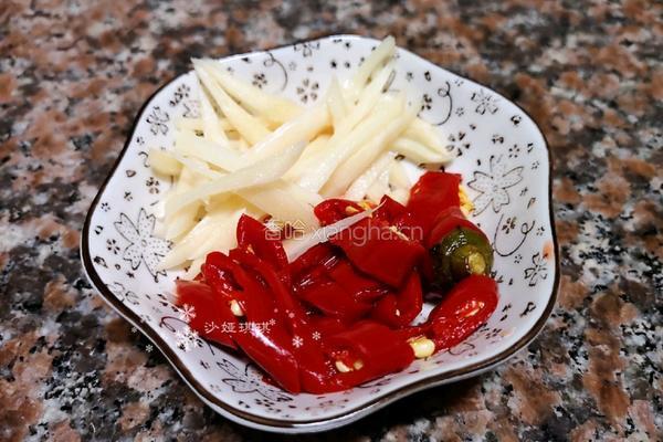 韭黄炒肉丝的做法图解4