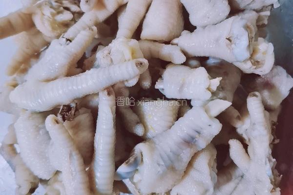 柠檬鸡爪的做法图解1