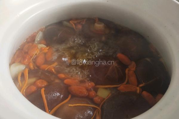 香菇炖鸡的做法图解7