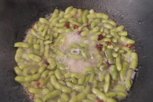 凉拌毛豆的做法图解1