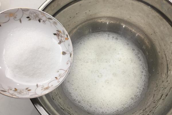 草莓瑞士蛋糕卷的做法图解7