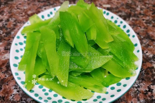莴笋木耳炒鸡蛋的做法图解4