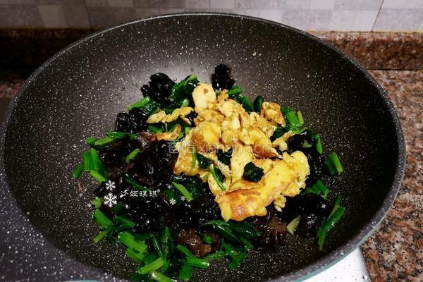 菠菜木耳炒鸡蛋的做法图解12