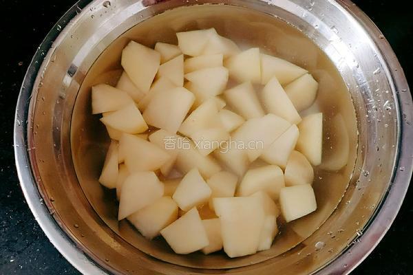 土豆烧牛腱的做法图解11