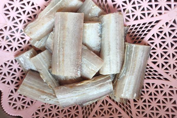 糖醋带鱼段的做法图解1