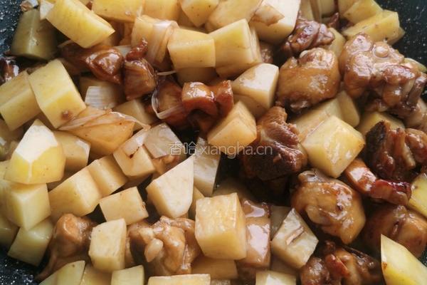 土豆炖鸡腿的做法图解7