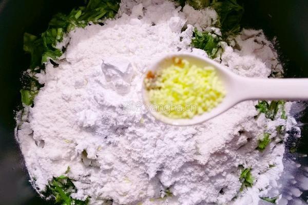 炸茼蒿丸子的做法图解7