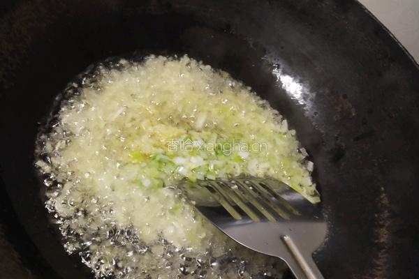 香辣香菇牛肉酱的做法图解2