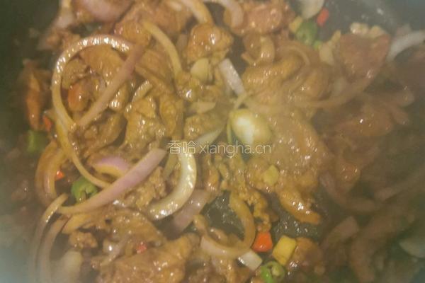 好吃停不下嘴的青椒炒嫩牛肉的做法图解7