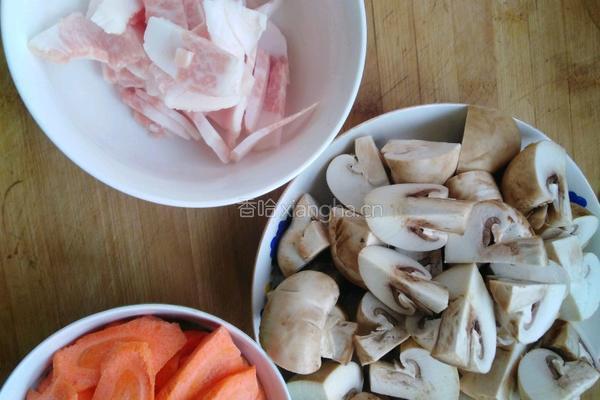 肉炒口蘑的做法图解1