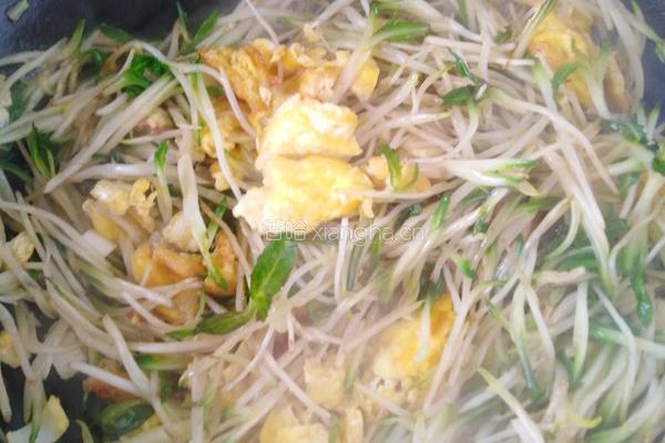 甜韭菜炒鸡蛋之春机的做法图解4