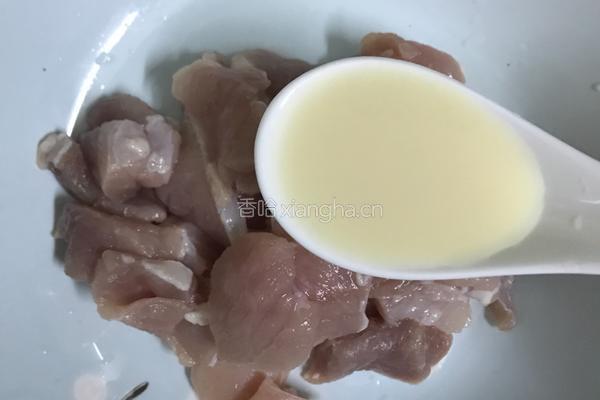 杏鲍菇炒肉片的做法图解3