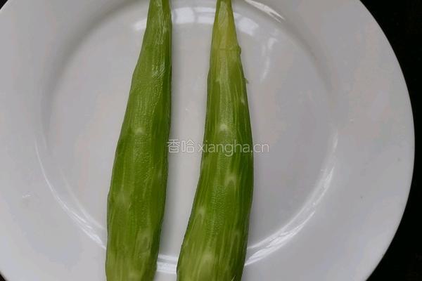 莴笋炒鸡蛋的做法图解2