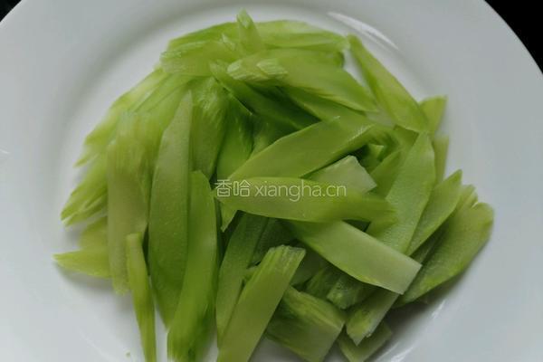 莴笋炒鸡蛋的做法图解3