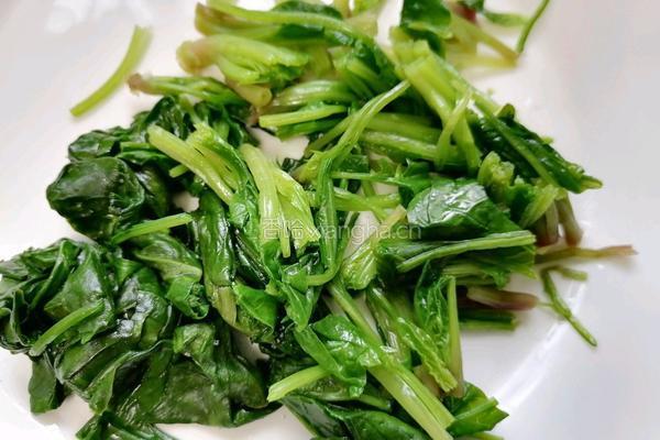 菠菜拌花生米的做法图解7