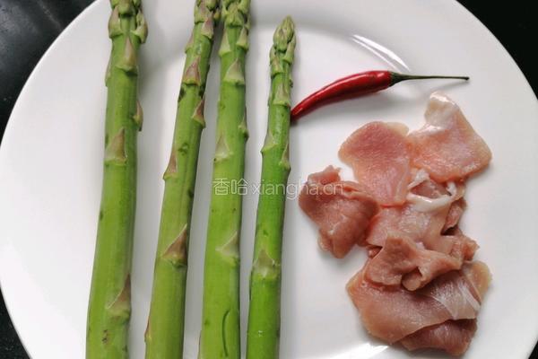 芦笋炒肉片的做法图解1