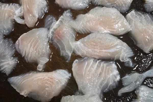 酸甜巴沙鱼柳的做法图解4