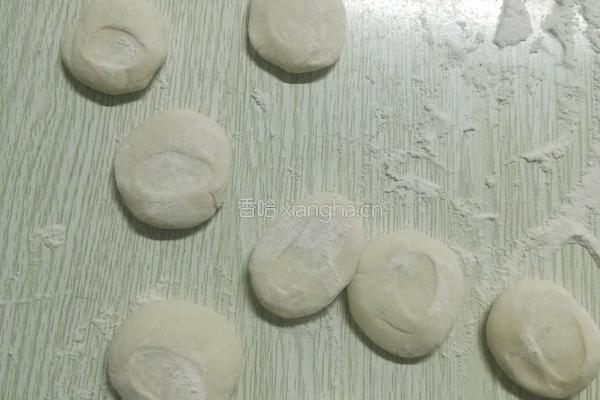 韭菜鸡蛋肉饺子的做法图解10