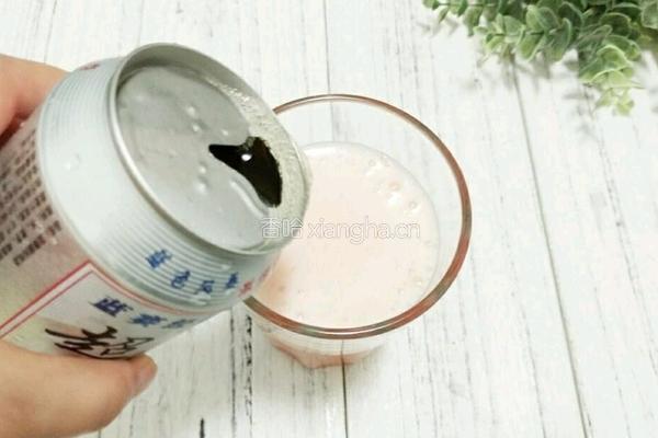 草莓啤酒的做法图解4