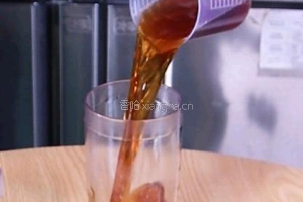 魔芋水晶奶茶的做法图解1