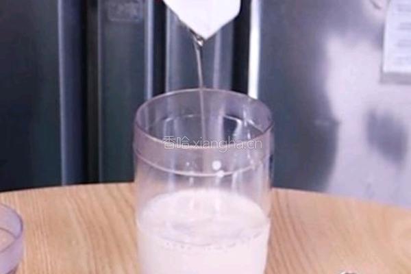 魔芋水晶奶茶的做法图解3