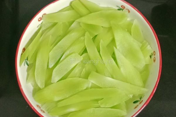 莴笋炒猪舌的做法图解5