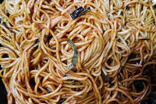 让肉串儿流口水的葱油拌面的做法图解6