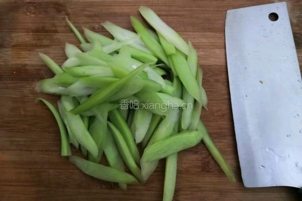 辣炒芥兰的做法图解1