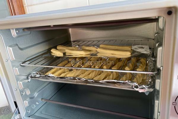 宝宝出牙期磨牙棒婴儿辅食简单无油无糖无盐香蕉饼干的做法图解6
