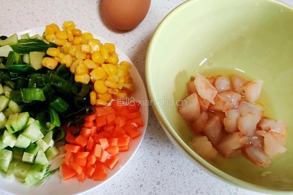 虾仁时蔬炒饭的做法图解2