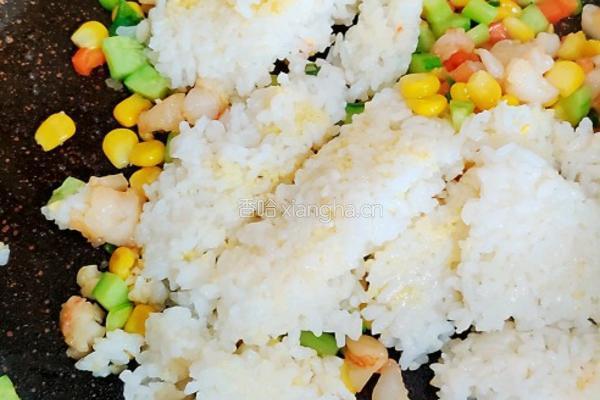 虾仁时蔬炒饭的做法图解5