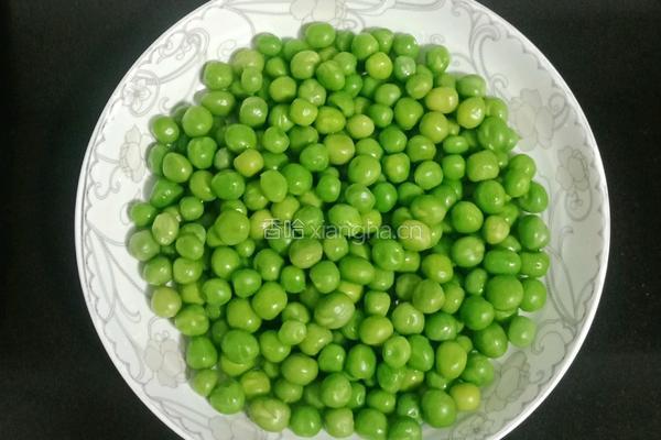 豌豆炒腊肠的做法图解4
