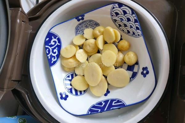 小土豆雪鱼煎饼的做法图解2