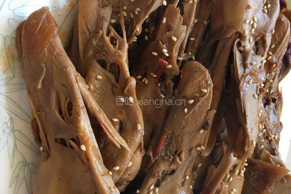 酱爆香鸭头的做法图解6